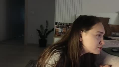 Snapshot of evi_woow chatting on September 18, 2025, 12:45 am evi_woow online show from September 18, 2025, 12:45 am