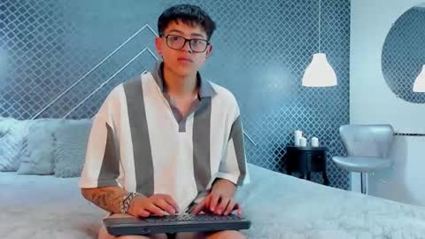 Evie  Denm online show from December 14, 2025, 8:35 pm