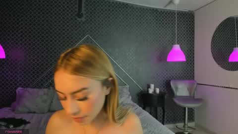 Evie  Denm online show from April 18, 2026, 8:53 pm