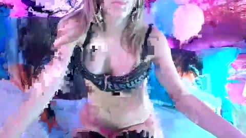 evie_hilll online show from January 11, 2026, 3:22 am