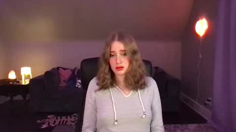 Snapshot of eviecam chatting on December 9, 2024, 5:29 am Evie3 online show from December 9, 2024, 5:29 am