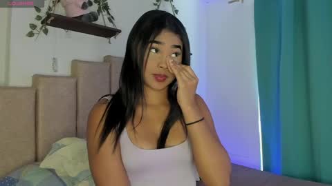 Ivi Alejandra  online show from May 26, 2026, 7:10 pm