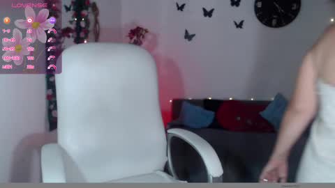 Pamela  online show from February 12, 2025, 9:01 pm