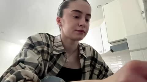 Chloe online show from May 17, 2026, 1:18 pm