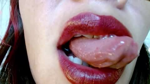 Snapshot of evolethmontenegros chatting on January 16, 2025, 4:28 am Evoleth online show from January 16, 2025, 4:28 am