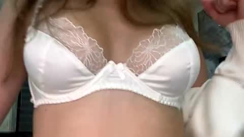 Eva online show from October 17, 2025, 3:14 pm