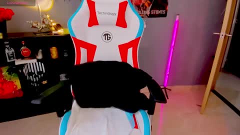 evva_foxxy online show from February 22, 2025, 1:02 pm