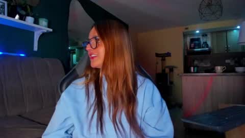 Snapshot of evy_orange1 chatting on July 14, 2026, 2:05 am EVY online show from July 14, 2026, 2:05 am
