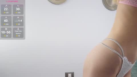 Snapshot of evymiuu chatting on November 30, 2025, 8:51 am Evy online show from November 30, 2025, 8:51 am