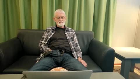 Naaktloper online show from January 9, 2026, 6:10 pm