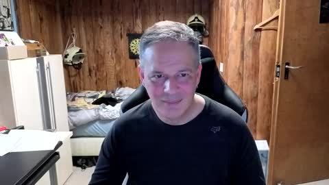 exibe1219 online show from February 3, 2025, 1:40 pm