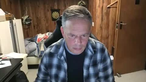 exibe1219 online show from October 21, 2025, 9:21 am