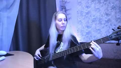 my real name is Irene but Exo is oke too  online show from September 12, 2025, 1:49 am