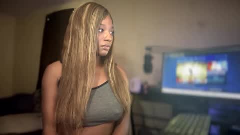 Snapshot of exoticaqua chatting on September 23, 2025, 1:41 am exoticaqua online show from September 23, 2025, 1:41 am