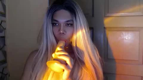 Nica online show from February 11, 2025, 3:08 pm