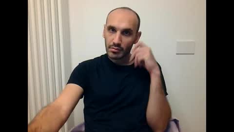 Snapshot of extr0 chatting on November 11, 2025, 9:59 pm Extro online show from November 11, 2025, 9:59 pm