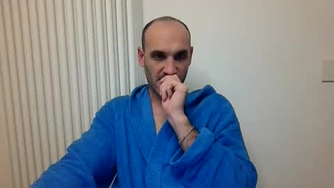 Extro online show from November 28, 2025, 10:45 pm