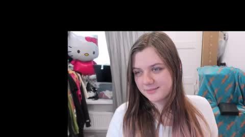 Snapshot of eyes_say_yes chatting on February 24, 2026, 12:58 pm Yara online show from February 24, 2026, 12:58 pm