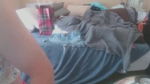 Snapshot of eyeswall0w chatting on February 19, 2026, 2:02 pm eyeswall0w online show from February 19, 2026, 2:02 pm