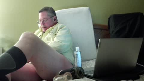 Eyeswideshut63 online show from December 19, 2024, 8:56 am