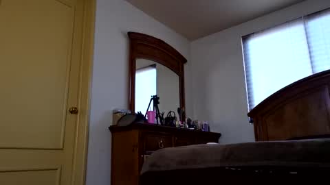 Snapshot of eymi09 chatting on January 28, 2025, 8:36 pm Kim20 online show from January 28, 2025, 8:36 pm