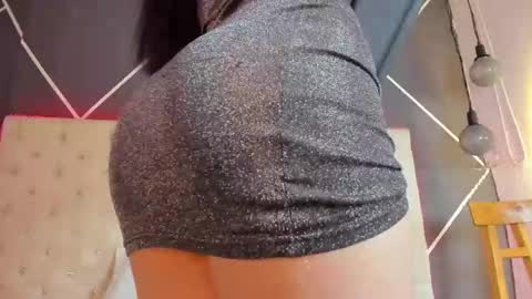 eymicooper online show from December 9, 2024, 4:26 pm