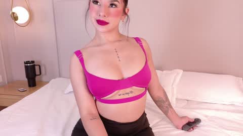 eymicooper online show from January 8, 2025, 12:47 pm