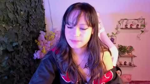 eymmy_24 online show from May 3, 2026, 1:33 am