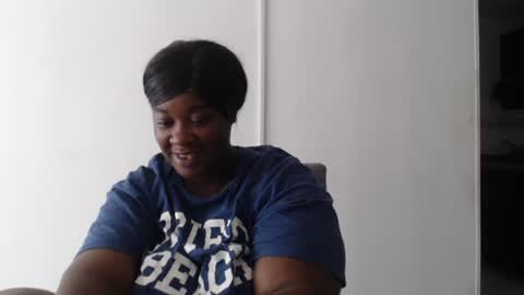 eyshaexotii online show from September 29, 2025, 2:22 pm