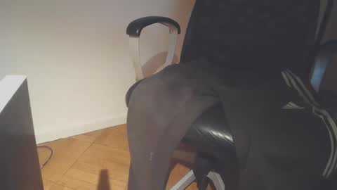 Snapshot of ezcoda chatting on January 10, 2026, 11:31 pm EZCODA online show from January 10, 2026, 11:31 pm