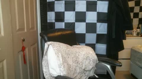 Ezra Naamah online show from February 28, 2025, 5:48 pm