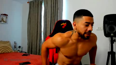 Ezzio Scolaro online show from November 11, 2025, 12:05 pm