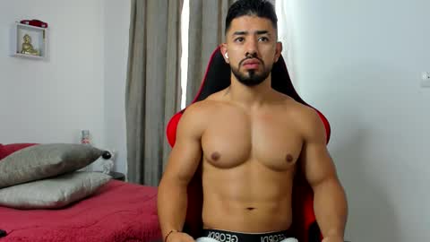 Ezzio Scolaro online show from February 2, 2026, 12:04 pm