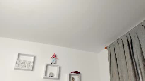 Ezzio Scolaro online show from February 4, 2026, 1:33 am