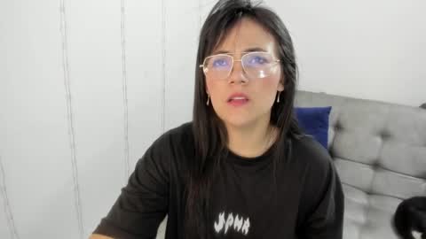 camila online show from April 17, 2026, 4:26 am