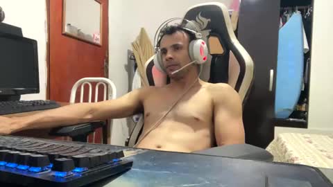 fabiospbauru online show from December 19, 2024, 1:39 am