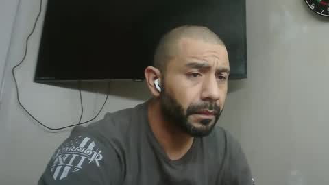 Snapshot of faded805 chatting on January 17, 2025, 12:52 pm Mark online show from January 17, 2025, 12:52 pm