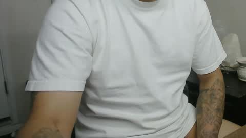 Snapshot of faded805 chatting on February 5, 2025, 7:18 am Mark online show from February 5, 2025, 7:18 am