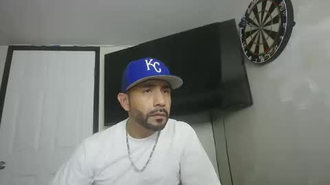 Snapshot of faded805 chatting on October 16, 2025, 8:15 am Mark online show from October 16, 2025, 8:15 am