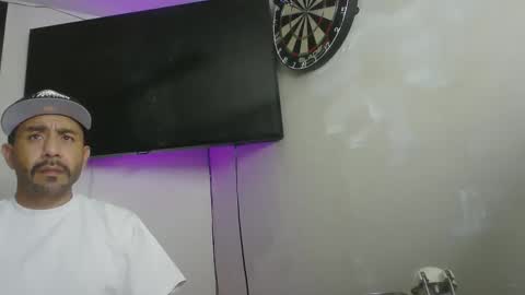 Snapshot of faded805 chatting on November 4, 2025, 7:18 am Mark online show from November 4, 2025, 7:18 am