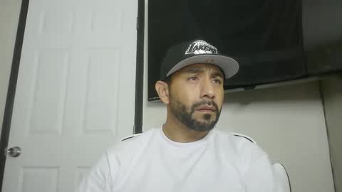 Snapshot of faded805 chatting on November 17, 2025, 6:52 am Mark online show from November 17, 2025, 6:52 am