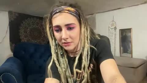 Fae online show from November 10, 2025, 9:19 am