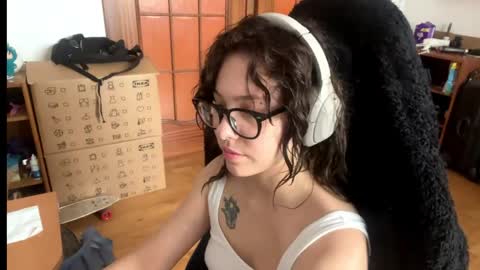 Loly online show from June 3, 2026, 6:38 am