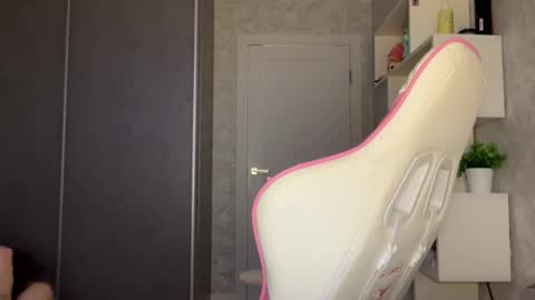 Bloom  online show from April 13, 2026, 3:39 pm