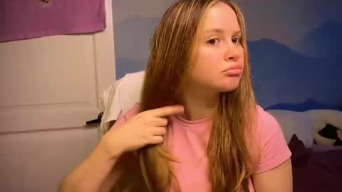 Ilona online show from October 25, 2025, 6:43 am