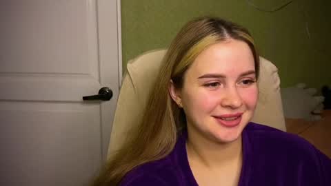 Ilona online show from April 11, 2026, 4:44 pm