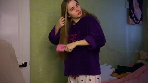 Ilona online show from April 16, 2026, 6:47 am