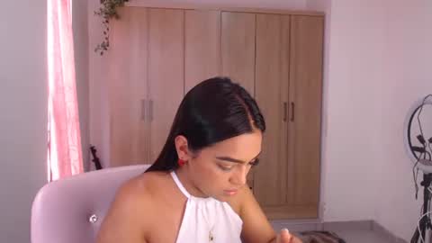 fairylatin online show from February 4, 2025, 6:49 pm