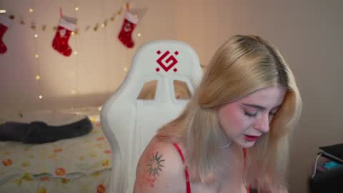 Snapshot of fairyvi chatting on December 18, 2024, 4:28 pm Vi online show from December 18, 2024, 4:28 pm