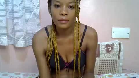 faizah_ online show from March 25, 2026, 12:27 am